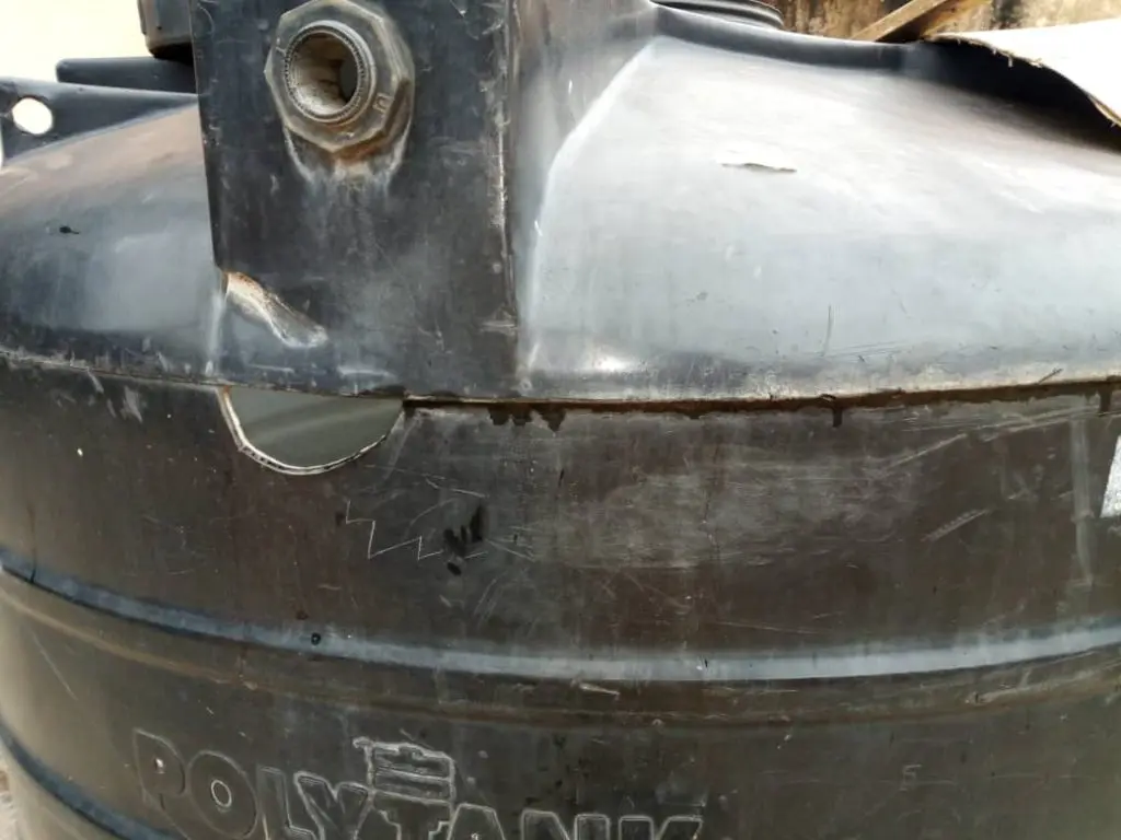 Shoulder of Polytank leaking